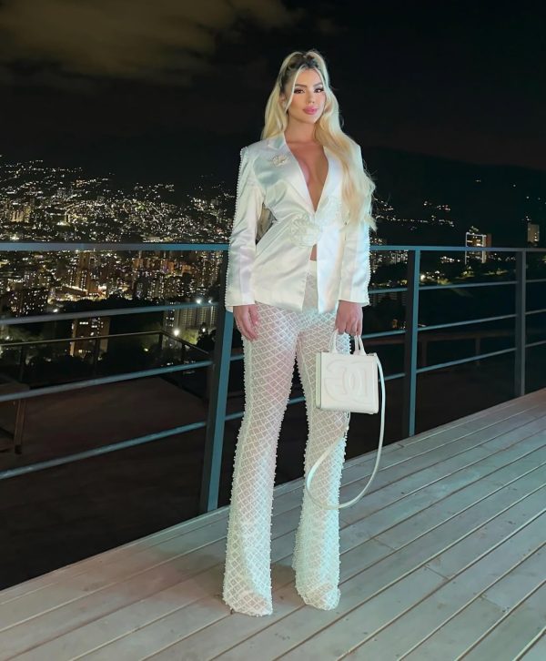 conjunto blanco perlas blazer