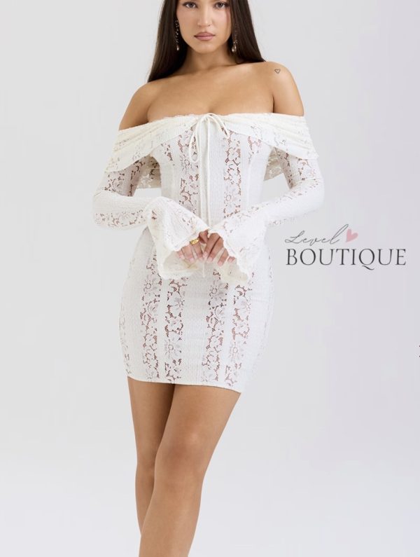 vestido blanco straple encaje corto