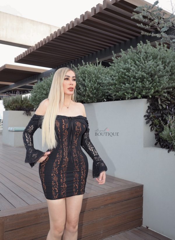 vestido negro straple encaje corto