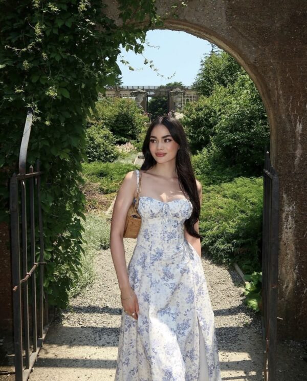 vestido flores blanco y azul