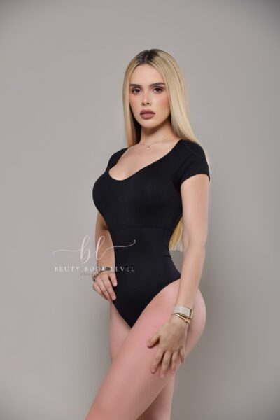 Body Shaper Manga Corta Negro