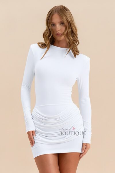 Vestido blanco con pliegues