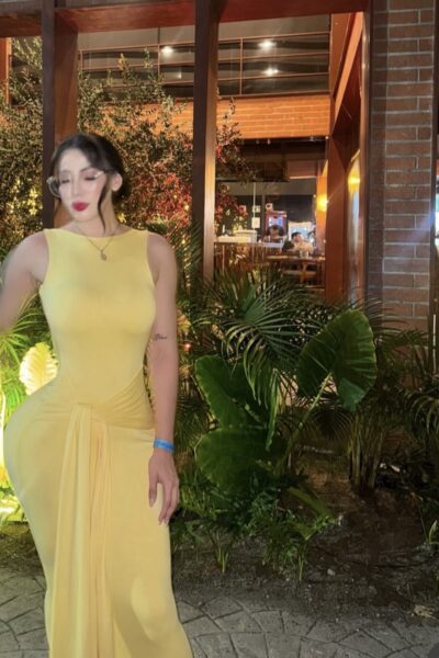 Vestido amarillo escote espalda