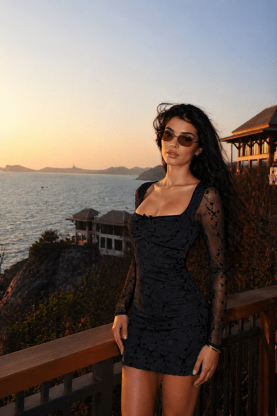 Vestido negro flores con Mesh