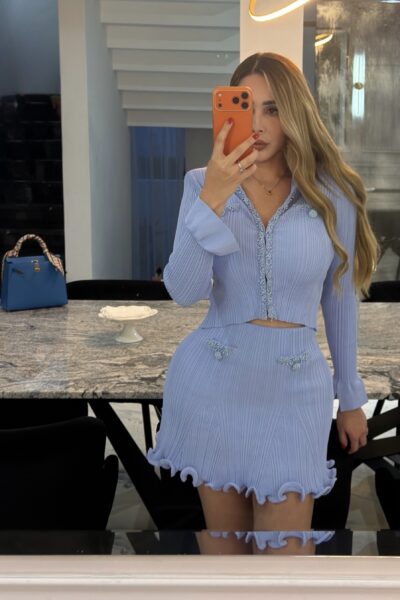 Conjunto azul hermoso