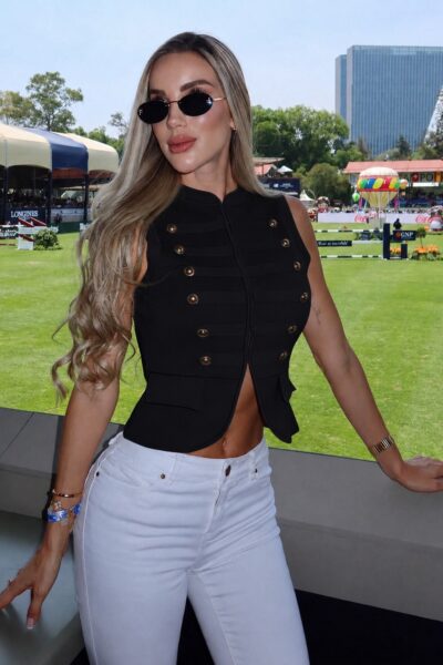 Blusa negra botones