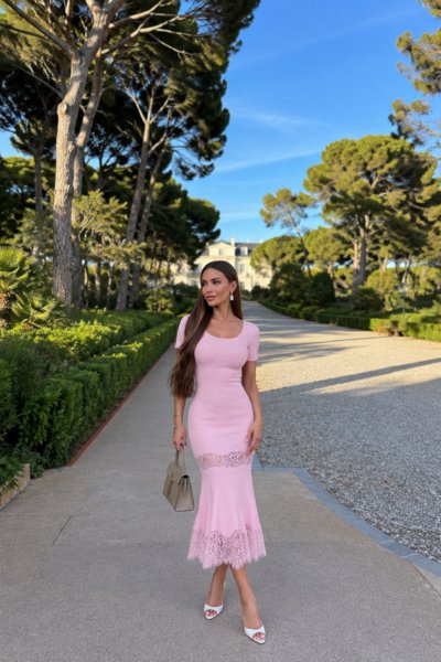 Vestido rosa vuelo