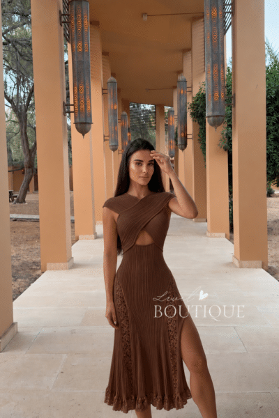 Vestido café cruzado